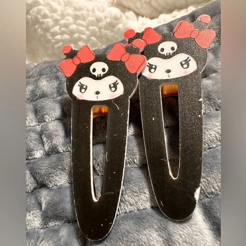 New Sanrio Kuromi Hair Clips 2pcs – Gothic Red Bow Acrylic Barrettes